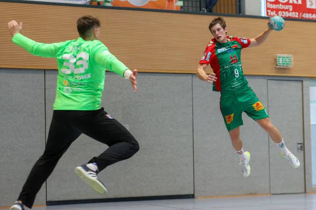 01.08.2026, xtgx, Handball - Testspiel SC Magdeburg - Corotop Gwardia Opole emspor, v.l. Oskar Vind Rasmussen (Magdeburg, 9) wirft Tor, Torschuetze, erzielt Tor, Treffer, scores the goal Ilsenburg