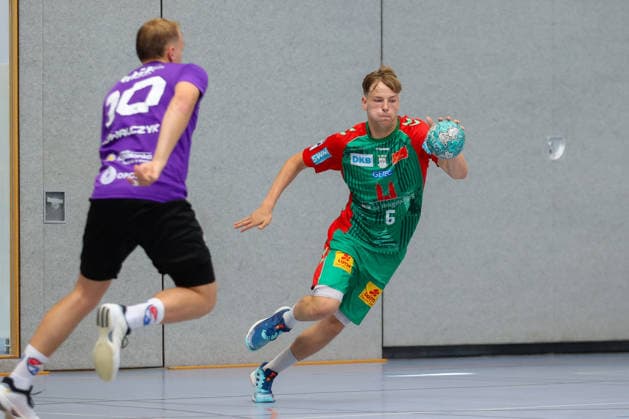 01.08.2026, xtgx, Handball - Testspiel SC Magdeburg - Corotop Gwardia Opole emspor, v.l. Noah Hensen (Magdeburg, 5) am Ball, plays the ball Ilsenburg