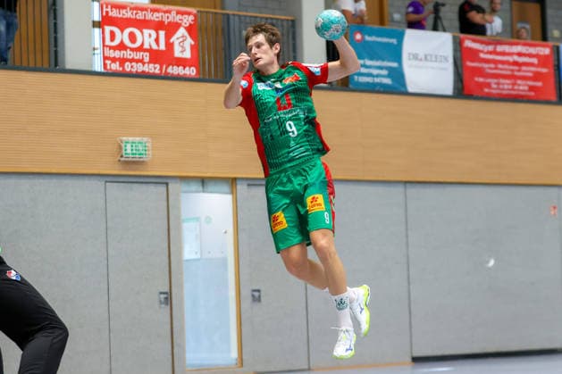 01.08.2026, xtgx, Handball - Testspiel SC Magdeburg - Corotop Gwardia Opole emspor, v.l. Oskar Vind Rasmussen (Magdeburg, 9) wirft Tor, Torschuetze, erzielt Tor, Treffer, scores the goal Ilsenburg