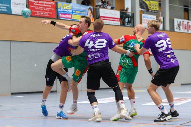01.08.2026, xtgx, Handball - Testspiel SC Magdeburg - Corotop Gwardia Opole emspor, v.l. Felix Claar (Magdeburg, 7) am Ball, plays the ball Ilsenburg