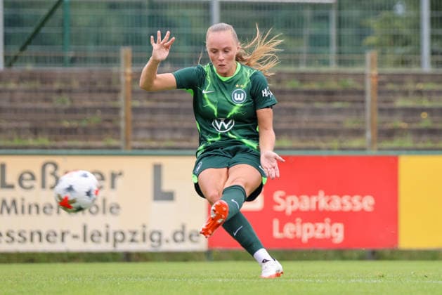 Markranstädt, Deutschland: 01.08.2026 - Testspiel - RB Leipzig Frauen vs. VfL Wolfsburg Frauen Im Bild: Torschützin Lou Bogaert (Wolfsburg) macht via Freistoß das Tor zum 3:0 für Wolfsburg Copyright: HMBxMedia MadeleinexFantini