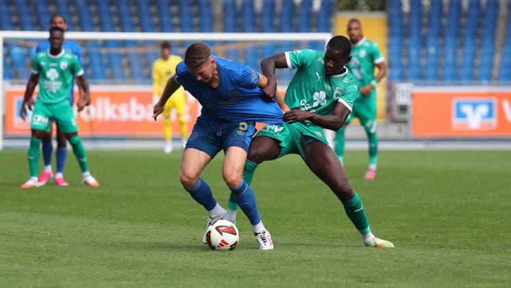 Eintracht vs. RAAL La Louviere, Testspiel Braunschweig, 01.08.2026, Fußball, Herren, Saison 2026 2027, Testspiel, Eintracht Braunschweig vs. RAAL La Louviere: Florian Flick (Eintracht Braunschweig), Mama Wade (La Louviere) Deutschland