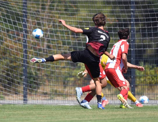 01.08.2026, xophax, Fussball , DFB - Pokal U19 , A- Junioren , A- Jugend . 1 Runde. Fortuna Köln gegen SC Freiburg. Cedric Dreher ( SC Freiburg ) erzielt das 3 zu 0 für den SC Freiburg Köln