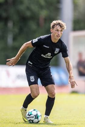 SSV Jahn Regensburg vs. SSV Ulm 1846 Fußball, Fussball, Testspiel, Trainingsplatz Regensburg 01.08.26 Freisteller Einzelbild Benjamin Goller (SSV Ulm 1846 Fußball, 07) SSV Jahn Regensburg vs. SSV Ulm 1846 Fußball, Fussball, Testspiel, Trainingsplatz Regensburg 01.08.26 Foto: Lucca Fundel Regensburg Trainingsplatz Bayern Deutschland