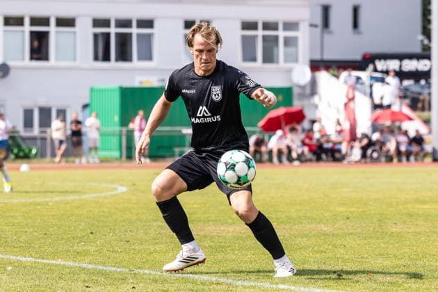 SSV Jahn Regensburg vs. SSV Ulm 1846 Fußball, Fussball, Testspiel, Trainingsplatz Regensburg 01.08.26 Emanuel Taffertshofer (SSV Ulm 1846 Fußball, 22) SSV Jahn Regensburg vs. SSV Ulm 1846 Fußball, Fussball, Testspiel, Trainingsplatz Regensburg 01.08.26 Foto: Lucca Fundel Regensburg Trainingsplatz Bayern Deutschland