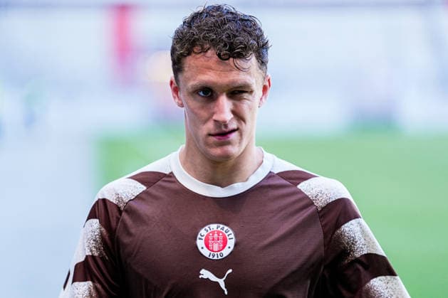Deutschland: Fußball 2. Bundesliga 2026 27, Vorbereitungsspiel FC St. Pauli vs Deportivo de A Coruna Millerntor-Stadion (Hamburg): Martijn Kaars (FC St. Pauli, 19), Porträt Portrait Copyright: xStefanxTrochax