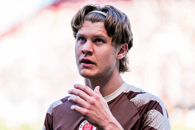 Deutschland: Fußball 2. Bundesliga 2026 27, Vorbereitungsspiel FC St. Pauli vs Deportivo de A Coruna Millerntor-Stadion (Hamburg): Jannik Robatsch (FC St. Pauli, 34), Freisteller Copyright: xStefanxTrochax