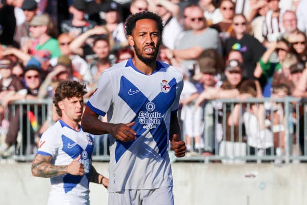 Pierre-Emerick Aubameyang (Deportivo La Coruna) looks on during the pre-season friendly match between FC St. Pauli and RC Deportivo La Corunaat Millerntor Stadium on August 1, 2026 in Hamburg, Germany. (Photo by Marco Steinbrenner DeFodi Images) -