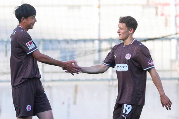 Taichi Hara (FC St. Pauli) celebrates after scoring his teams first goal with Martijn Kaars (FC St. Pauli) during the pre-season friendly match between FC St. Pauli and RC Deportivo La Corunaat Millerntor Stadium on August 1, 2026 in Hamburg, Germany. (Photo by Marco Steinbrenner DeFodi Images) -