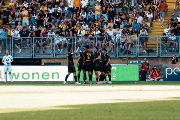 Niederlande Deutschland: Fußball Testspiel Männer 2026 - 2027 - Roda JC Kerkrade vs. Alemannia Aachen - 0 : 1 Parkstad Limburg Stadion, Tor, Jubel, Freude, Emotionen, Torschütze Mehdi Loune (Alemannia Aachen, 10) Copyright: xThiemoxRudolphx
