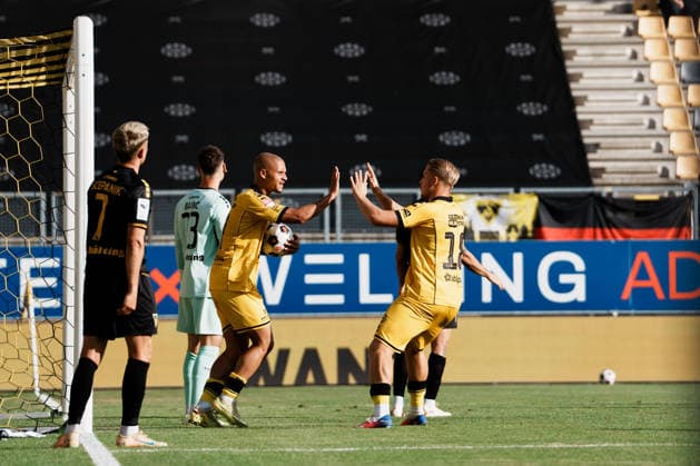 Niederlande Deutschland: Fußball Testspiel Männer 2026 - 2027 - Roda JC Kerkrade vs. Alemannia Aachen - Parkstad Limburg Stadion, 3 : 1 , Anschlusstor Anthony van den Hurk (Roda JC Kerkrade, 9), Jubel mit Fynn Schengen (Roda JC Kerkrade, 18) Copyright: xThiemoxRudolphx