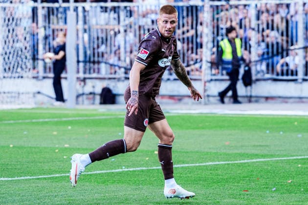Deutschland: Fußball 2. Bundesliga 2026 27, Vorbereitungsspiel FC St. Pauli vs Deportivo de A Coruna Millerntor-Stadion (Hamburg): Louis Oppie (FC St. Pauli, 23), Freisteller Copyright: xStefanxTrochax