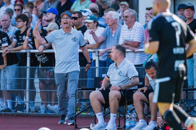 Antonio Molina (VFB Hilden, Trainer) sauer und schreit VFB Hilden vs. 1. FC Bocholt, Fussball, Regionalliga-West, 01.Spieltag, Saison 2026 27, 01.08.2026, VFB Hilden vs. 1. FC Bocholt, Fussball, Regionalliga-West, 01.Spieltag, Saison 2026 27, 01.08.2026 Hilden Copyright: xEibner-Pressefoto LukasxBaldygax EP_LBA