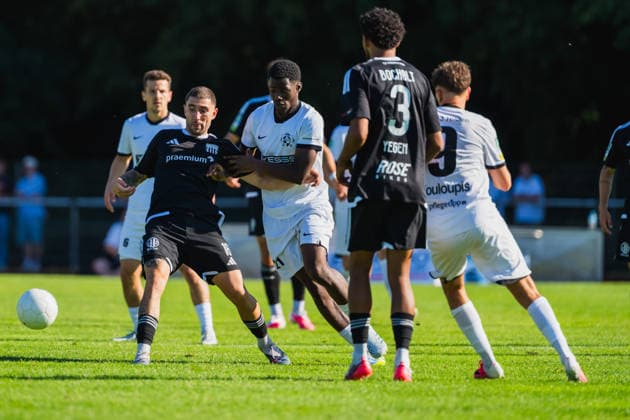 18boc spitzel den Ball vor Linus Ansumana (VFB Hilden, 21) weg VFB Hilden vs. 1. FC Bocholt, Fussball, Regionalliga-West, 01.Spieltag, Saison 2026 27, 01.08.2026, VFB Hilden vs. 1. FC Bocholt, Fussball, Regionalliga-West, 01.Spieltag, Saison 2026 27, 01.08.2026 Hilden Copyright: xEibner-Pressefoto LukasxBaldygax EP_LBA