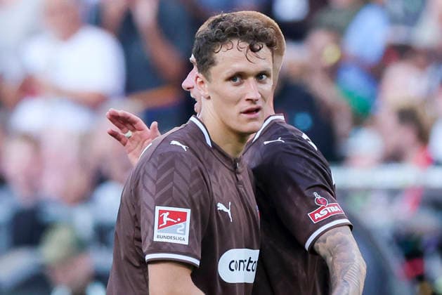 Martijn Kaars (FC St. Pauli) celebrates after scoring his teams second goal with Mathias Rasmussen (FC St. Pauli) during the pre-season friendly match between FC St. Pauli and RC Deportivo La Corunaat Millerntor Stadium on August 1, 2026 in Hamburg, Germany. (Photo by Marco Steinbrenner DeFodi Images) -