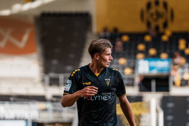 Niederlande Deutschland: Fußball Testspiel Männer 2026 - 2027 - Roda JC Kerkrade vs. Alemannia Aachen - Parkstad Limburg Stadion, Matti Wagner (Alemannia Aachen, 3), Ecke, Eckstoß, Konzentration, konzentriert Copyright: xThiemoxRudolphx