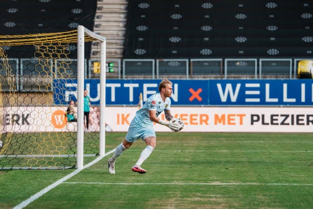Niederlande Deutschland: Fußball Testspiel Männer 2026 - 2027 - Roda JC Kerkrade vs. Alemannia Aachen - Parkstad Limburg Stadion, Justin Treichel (Roda JC Kerkrade, 1) hält Freistoß Copyright: xThiemoxRudolphx