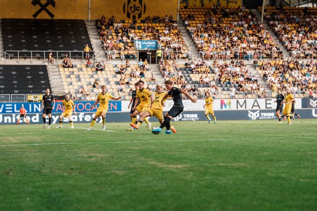 Niederlande Deutschland: Fußball Testspiel Männer 2026 - 2027 - Roda JC Kerkrade vs. Alemannia Aachen - Parkstad Limburg Stadion Matti Wagner (Alemannia Aachen, 3) schießt auf das Tor, geblockt, Abschluss Copyright: xThiemoxRudolphx