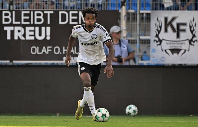 01.08.2026, xjhx, Fussball Testspiel, SV Waldhof Mannheim - Eintracht Frankfurt v.l. Julian Etse (Eintracht Frankfurt) Mannheim