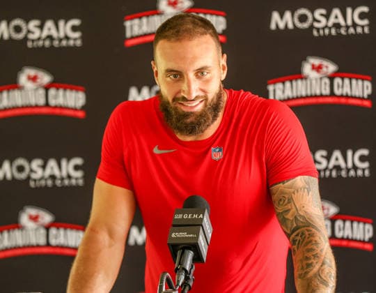 AUGUST 1, 2026: Kansas City Chiefs tight end Noah Gray answers questions from the media after practice at Chiefs training camp in St. Joseph, MO. CSM St. Joseph United States - ZUMAc04_ 20260801_zma_c04_065 Copyright: xRomanxPunox
