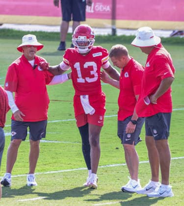 AUGUST 1, 2026: Kansas City Chiefs wide receiver Cyrus Allen was helped up after an apparent injury during practice at Chiefs training camp in St. Joseph, MO. CSM St. Joseph United States - ZUMAc04_ 20260801_zma_c04_086 Copyright: xRomanxPunox