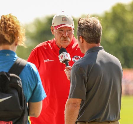 AUGUST 1, 2026: Kansas City head coach Andy Reid gets interviewed after practice at Chiefs training camp in St. Joseph, MO. CSM St. Joseph United States - ZUMAc04_ 20260801_zma_c04_092 Copyright: xRomanxPunox