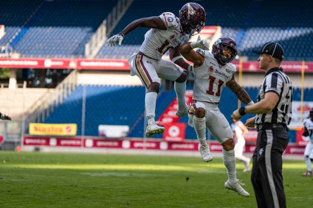 Harlan Kwofie (Rhein Fire, 10) und Jonathan Scott (Rhein Fire, 11) feiern die Punkte, GER Rhein Fire vs. Alpine Rams, American Football, AFLE, Saison 2026, 01.08.2026 GER Rhein Fire vs. Alpine Rams, American Football, AFLE, Saison 2026, 01.08.2026 Duisburg Copyright: xEibner-Pressefoto FabianxFriesex EP_FFE