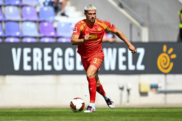 Testspiel 26 27 - VfL Osnabrück - SC Paderborn am 01.08.2026 an der Bremer Brücke in Osnabrück Marcel Hoffmeier (Paderborn) am Ball.