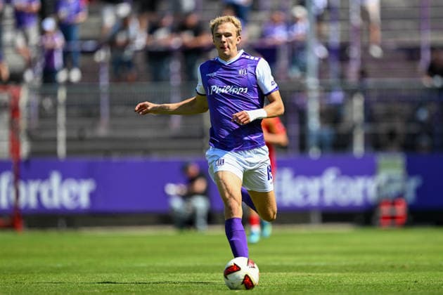 Testspiel 26 27 - VfL Osnabrück - SC Paderborn am 01.08.2026 an der Bremer Brücke in Osnabrück Opitz Leon (Osnabrueck) am Ball.