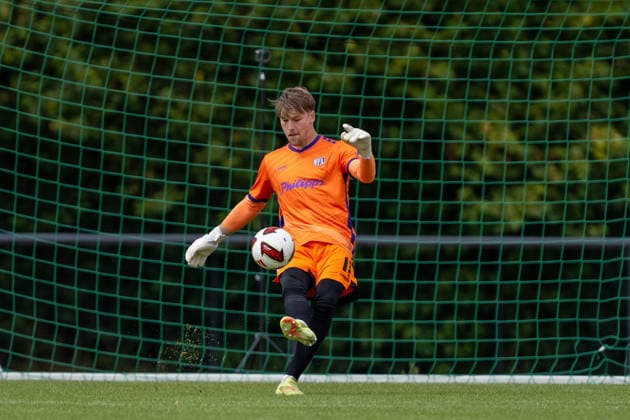 Testspiel 26 27 - VfL Osnabrück - SV Meppen am 01.08.2026 bei Blau Weiss Schinkel in Osnabrück Torwart Niklas Sauter (Osnabrueck) am Ball.