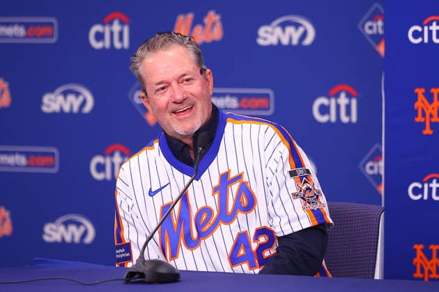 MLB, Baseball Herren, USA New York Mets press conference, PK, Pressekonferenz Former New York Mets player Roger McDowell speaks to the media during a press conference in the Shannon Forde Press Conference Room at Citi Field in Flushing, New York, on August 1, 2026. Members of the 1986 World Series champions team are being honored before the game. Flushing N.Y. United States  Copyright: xGordonxDonovanx originalFilename:donovan-mlbmiami260801_npDbb.jpg