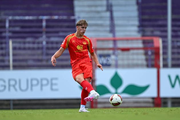 Testspiel 26 27 - VfL Osnabrück - SC Paderborn am 01.08.2026 an der Bremer Brücke in Osnabrück Clemens Lippmann (Paderborn) am Ball