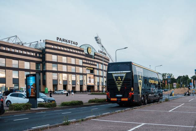 Niederlande Deutschland: Fußball Testspiel Männer 2026 - 2027 - Roda JC Kerkrade vs. Alemannia Aachen - Parkstad Limburg Stadion, Mannschaftsbus Alemannia Aachen, Abfahrt nach dem Spiel Copyright: xThiemoxRudolphx