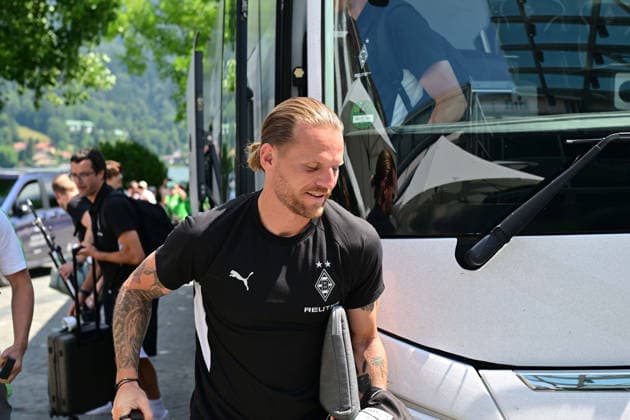 02.08.2026; Rottach-Egern; Fussball, Herren, Saison 2026 2027, Trainingslager Borussia Moenchengladbach Ankunft der Gladbacher am Mannschaftshotel; hier Eugen Polanski (Trainer Gladbach) DFL regulations prohibit any use of photographs as image sequences and or quasi-video. Stadion Am Birkenmoos Bayern Deutschland