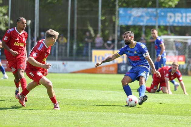 Fußball I Herren I Saison 2026 2027 I Regionalliga Nord I 1.Spieltag I Eintracht Norderstedt - SV Atlas Delmenhorst I 02.08.2026 Melvin Zimmer (11, FC Eintracht Norderstedt) Ibrahim Temin (5, SV Atlas Delmenhorst) Copyright: xLobeca RalfxHomburgx