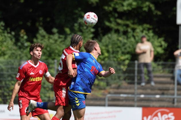 Fußball I Herren I Saison 2026 2027 I Regionalliga Nord I 1.Spieltag I Eintracht Norderstedt - SV Atlas Delmenhorst I 02.08.2026 Moritz Frahm (5, FC Eintracht Norderstedt) Tobias Fagerström (9, SV Atlas Delmenhorst) Copyright: xLobeca RalfxHomburgx