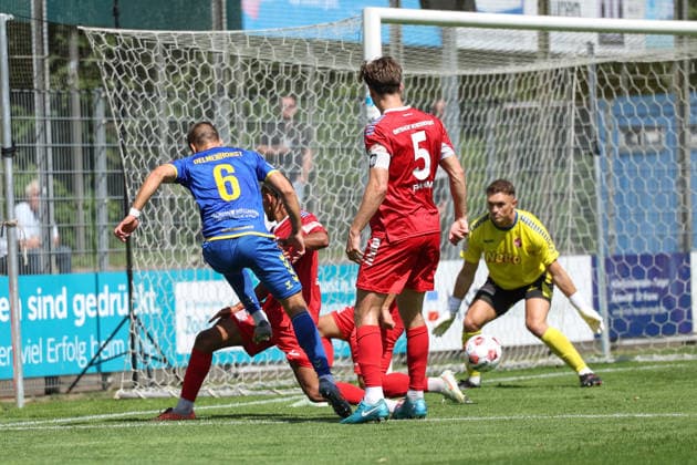 Fußball I Herren I Saison 2026 2027 I Regionalliga Nord I 1.Spieltag I Eintracht Norderstedt - SV Atlas Delmenhorst I 02.08.2026 Yehor Melenivskyi (6, SV Atlas Delmenhorst) Moritz Frahm (5, FC Eintracht Norderstedt) Lars Huxsohl (1, FC Eintracht Norderstedt) Copyright: xLobeca RalfxHomburgx