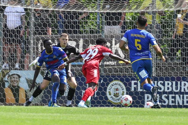 Fußball I Herren I Saison 2026 2027 I Regionalliga Nord I 1.Spieltag I Eintracht Norderstedt - SV Atlas Delmenhorst I 02.08.2026 Andre Ndiaye (3, SV Atlas Delmenhorst) Damian Schobert (1, SV Atlas Delmenhorst) Ezra Ampofo (29, FC Eintracht Norderstedt) Copyright: xLobeca RalfxHomburgx