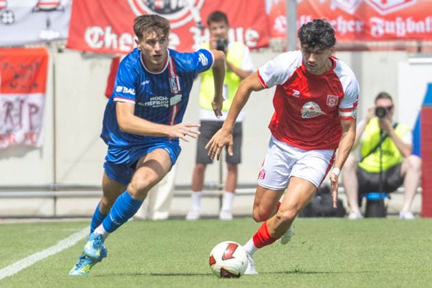 Regionalliga Nordost -Saison 26 27 Hallescher FC vs.FC Rot-Weiss Erfurt Halle, Deutschland 02.August 2026: Im Bild:v.li.Benjamin Dreca und Burim Halili (Halle) Halle Saale Leuna Chemie Stadion Sachsen-Anhalt Deutschland