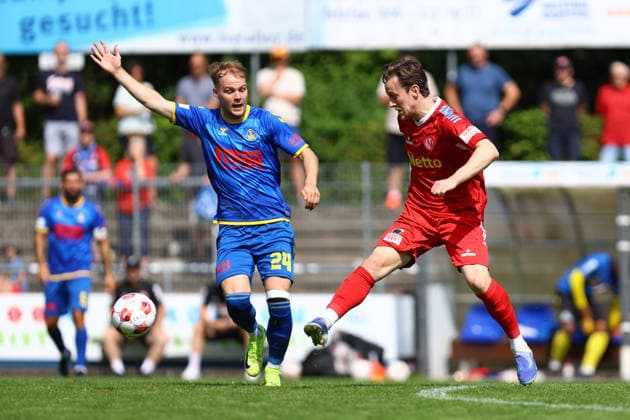 10 Jonas Behounek (FC Eintracht Norderstedt), 24 Mats Kaiser (SV Atlas Delmenhorst) Fußball I Herren I Regionalliga Nord I Saison 2026-2027 I 1. Spieltag I FC Eintracht Norderstedt - SV Atlas Delmenhorst I 02.08.2026 I Edmund-Plambeck-Stadion