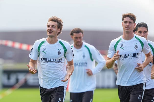 02.08.2026, xydrx, Fußball, Trainingslager, Borussia Mönchengladbach, Saison 2026 2027, Stadion am Birkenmoos: Florian Neuhaus (Borussia Moenchengladbach, 10) und Philipp Sander (Borussia Moenchengladbach, 16) DFB regulations prohibit any use of photographs as image sequences and or quasi-video. Copyright: HMBxMedia YannisxDreimann