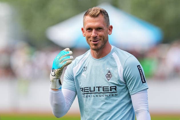 02.08.2026, xydrx, Fußball, Trainingslager, Borussia Mönchengladbach, Saison 2026 2027, Stadion am Birkenmoos: Daniel Batz (Borussia Moenchengladbach, 33) gestikulierend DFB regulations prohibit any use of photographs as image sequences and or quasi-video. Copyright: HMBxMedia YannisxDreimann
