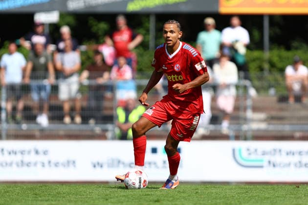25 Josh Görtzen (FC Eintracht Norderstedt) Fußball I Herren I Regionalliga Nord I Saison 2026-2027 I 1. Spieltag I FC Eintracht Norderstedt - SV Atlas Delmenhorst I 02.08.2026 I Edmund-Plambeck-Stadion