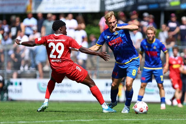 29 Ezra Ampofo (FC Eintracht Norderstedt), 8 Dinand Gijsen (SV Atlas Delmenhorst) Fußball I Herren I Regionalliga Nord I Saison 2026-2027 I 1. Spieltag I FC Eintracht Norderstedt - SV Atlas Delmenhorst I 02.08.2026 I Edmund-Plambeck-Stadion