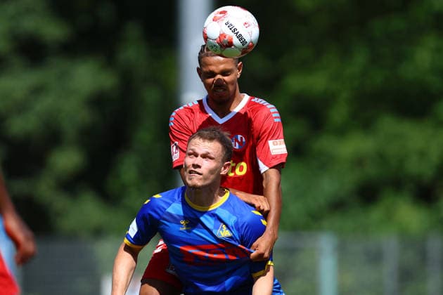 25 Josh Görtzen (FC Eintracht Norderstedt), 9 Tobias Fagerström (SV Atlas Delmenhorst) Fußball I Herren I Regionalliga Nord I Saison 2026-2027 I 1. Spieltag I FC Eintracht Norderstedt - SV Atlas Delmenhorst I 02.08.2026 I Edmund-Plambeck-Stadion