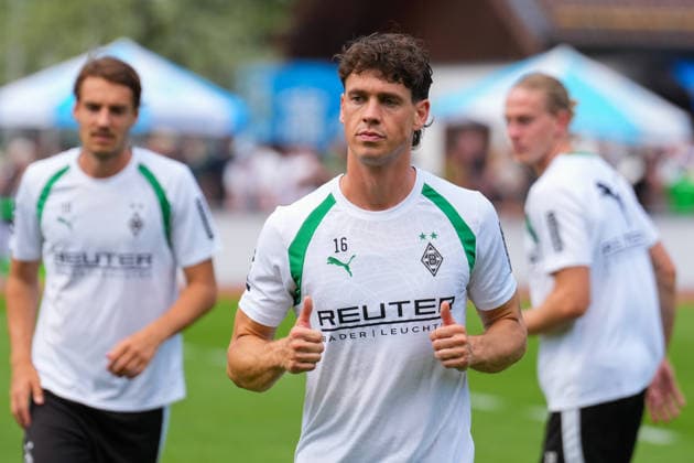 02.08.2026, xydrx, Fußball, Trainingslager, Borussia Mönchengladbach, Saison 2026 2027, Stadion am Birkenmoos: Philipp Sander (Borussia Moenchengladbach, 16) DFB regulations prohibit any use of photographs as image sequences and or quasi-video. Copyright: HMBxMedia YannisxDreimann