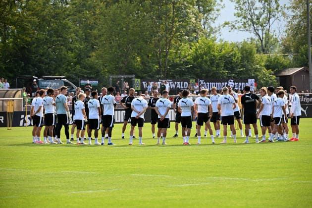 02.08.2026; Rottach-Egern; Fussball, Herren, Saison 2026 2027, Trainingslager Borussia Moenchengladbach Trainingsansprache DFL regulations prohibit any use of photographs as image sequences and or quasi-video. Stadion Am Birkenmoos Bayern Deutschland