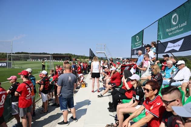 GER, Trainingslager Bayer 04 Leverkusen - Blankenhain 03.08.2026, Blankenhain, GER, Saison 2026 2027, 1.Bundesliga, Bayer 04 Leverkusen - Trainingslager im Bild viele Fans sind zum oeffentlichen Training gekommen DFL regulations prohibit any use of photographs as image sequences and or quasi-video