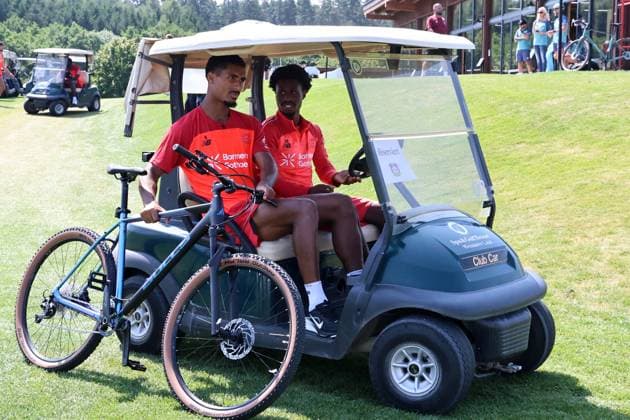 GER, Trainingslager Bayer 04 Leverkusen - Blankenhain 03.08.2026, Blankenhain, GER, Saison 2026 2027, 1.Bundesliga, Bayer 04 Leverkusen - Trainingslager im Bild Loic Bade und Nathan Tella mit dem Golf-Caddy und Fahrrad DFL regulations prohibit any use of photographs as image sequences and or quasi-video