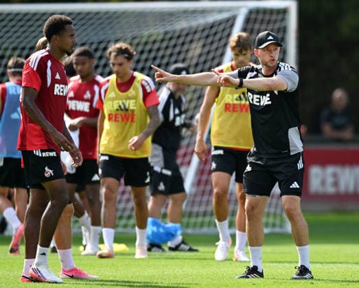 03.08.2026, xophax, Fussball 1.Bundesliga, 1.FC Koeln Training am Geissbockheim des 1.FC Köln. Trainer Rene Wagner , rechts ( 1.FC Köln ) Köln